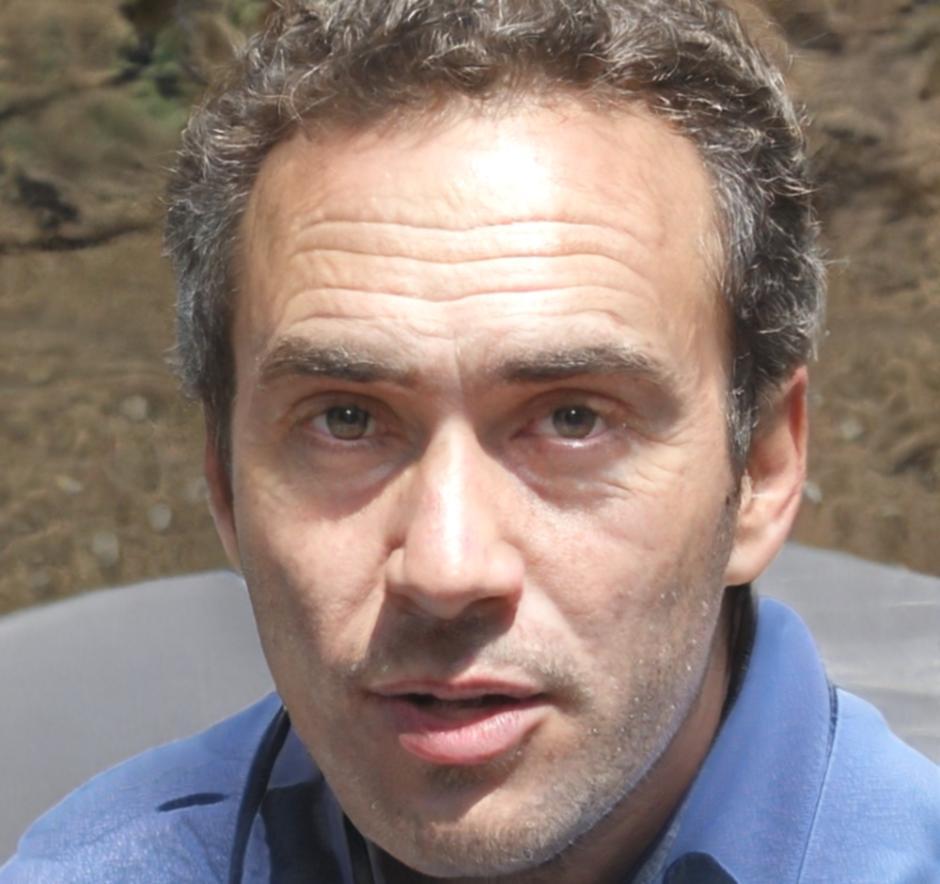 Portrait de Romain Čadek, expert en intégration d'IA dans les apps mobiles